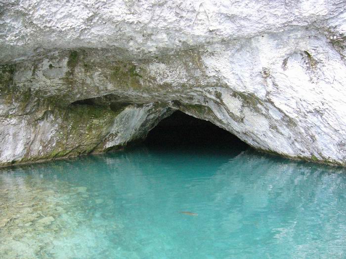 Ezt a barlang bejáratot nem tudjuk közelebbről megnézni